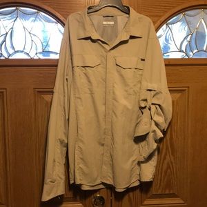 Long-sleeve Columbia Omni Shade button up
